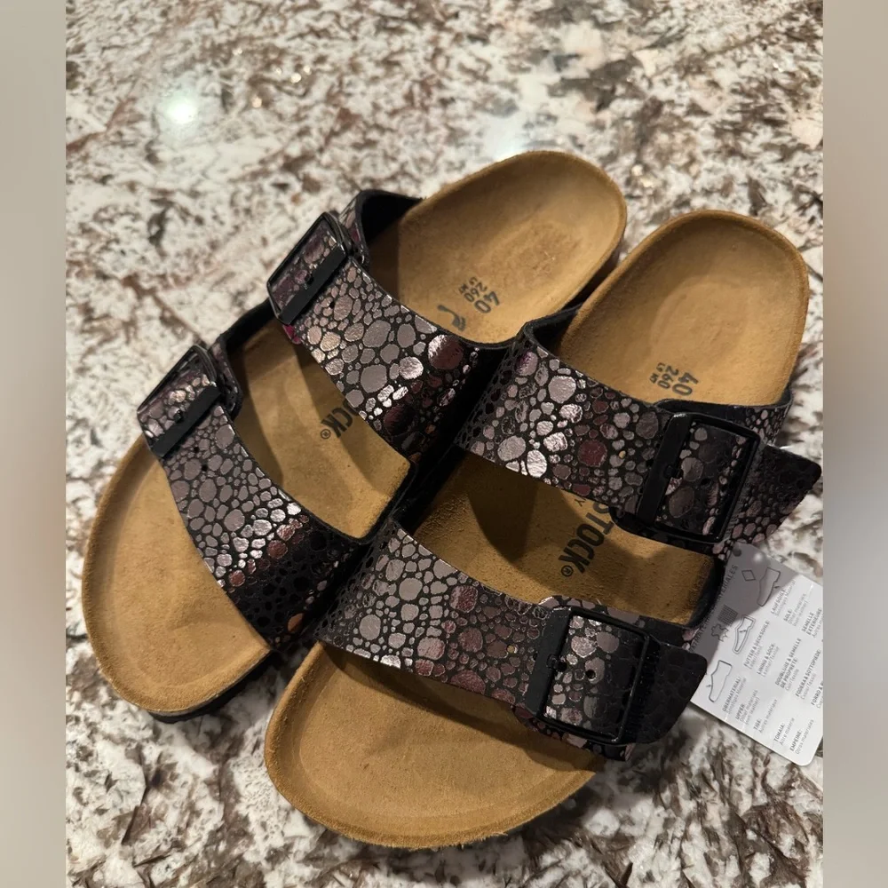 Birkenstock Sandals 🖤 - Picture 2 of 11